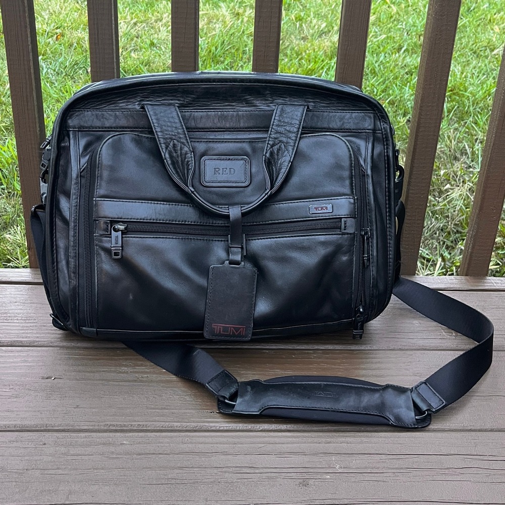 Tumi Alpha Messenger Bag Carry On Leather Laptop Business Briefcase 96132DH